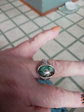 Abalone Shell Oval Sterling 925 Ring in Iridescent Tones.